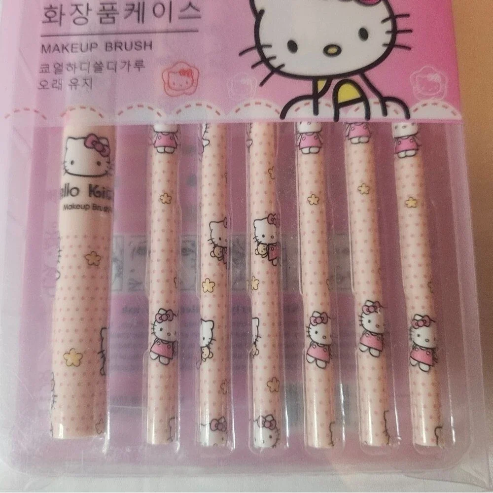 Hello Kitty Makeup Brush 7 Piece Set NIB
